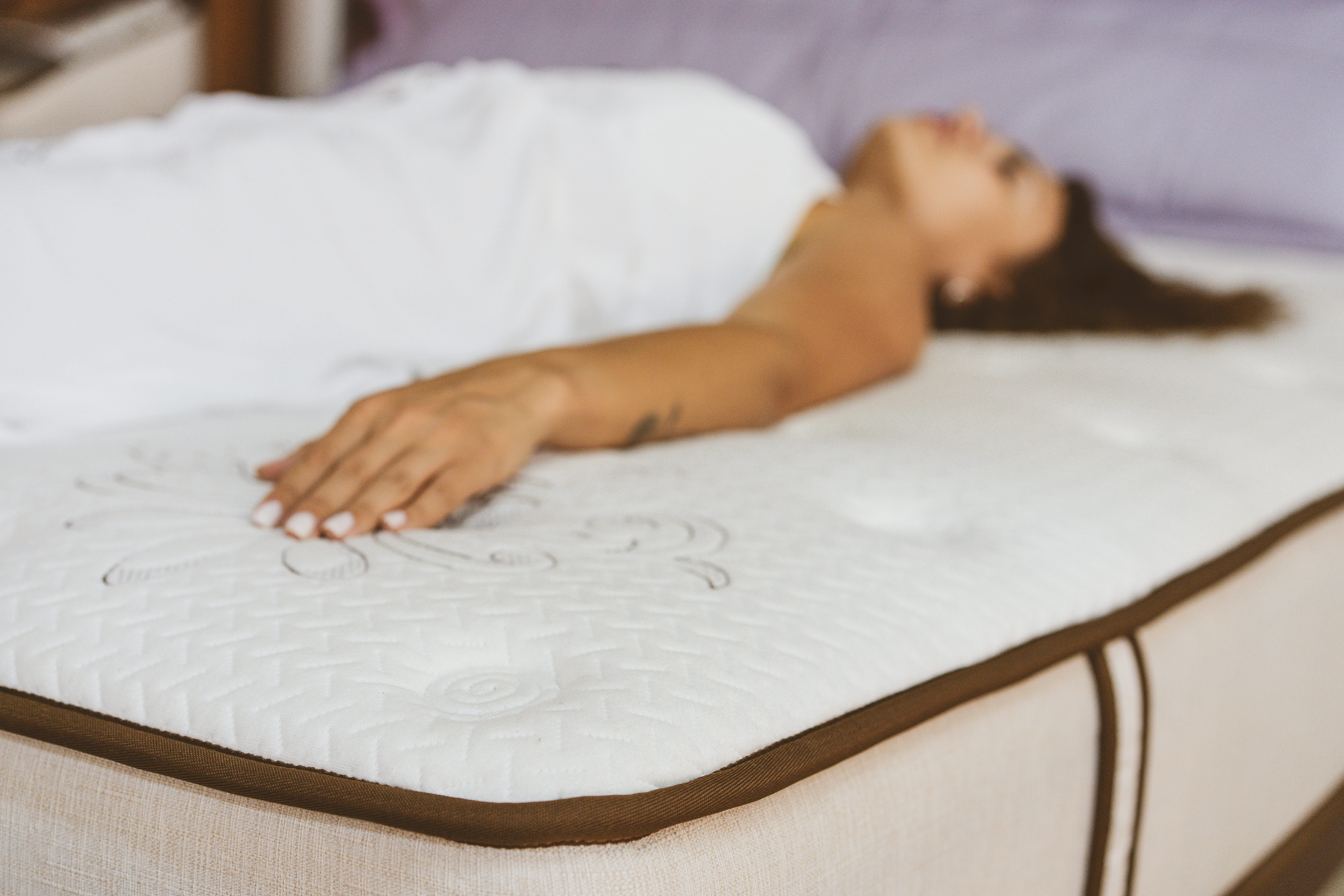 Comparatif des meilleurs matelas 140x190 cm en 2026 — sélection expert par technologie et budget