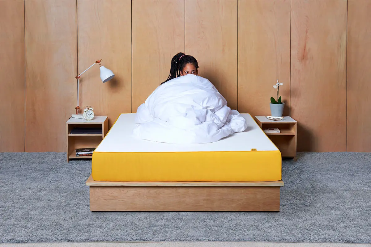 Matelas Eve Premium Hybrid — mousse à mémoire de forme et ressorts ensachés, marque britannique